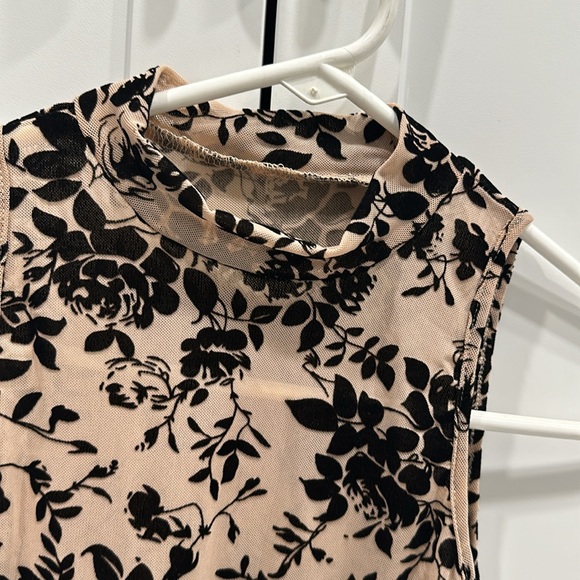 See through / black bodysuit - Picture 2 of 4